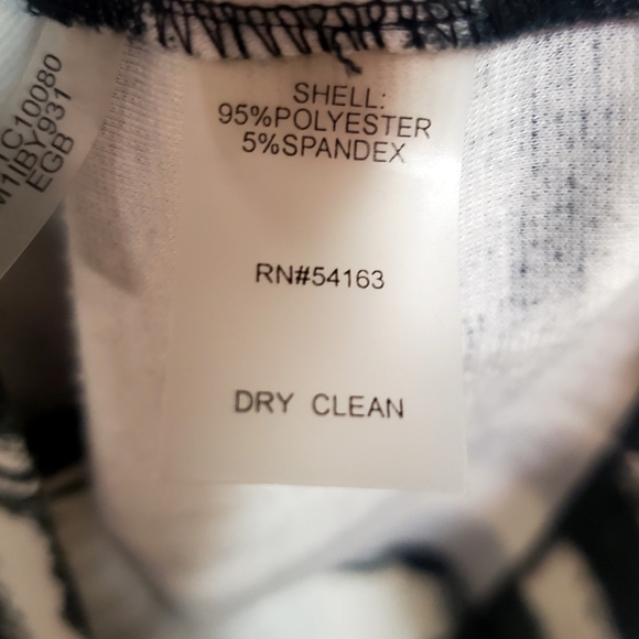 CALVIN KLEIN BK/WH GEOMETRIC PRINT SLEEVELESS DRESS size 2 - Picture 6 of 6